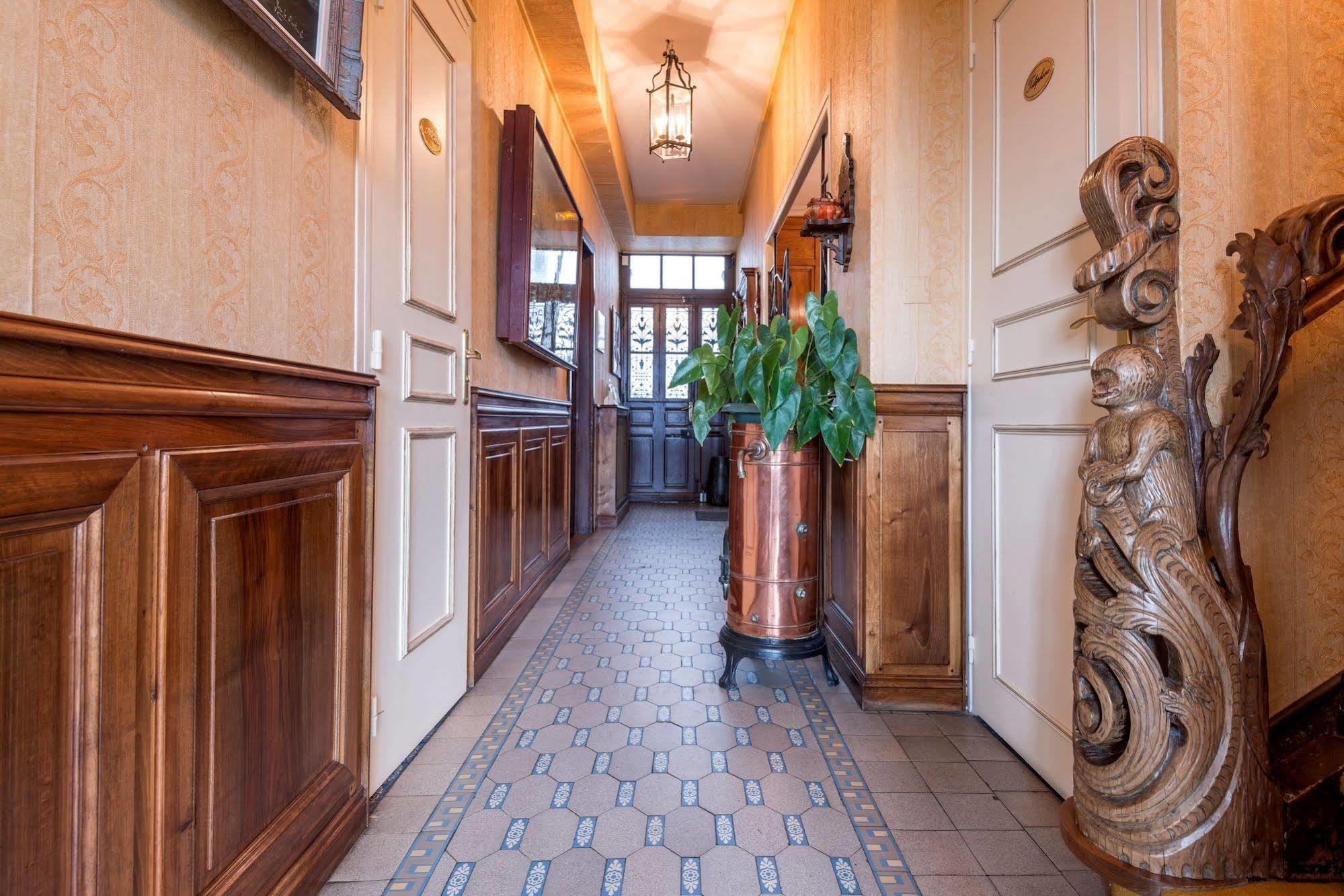 Logis Beau Site Hotel 3*